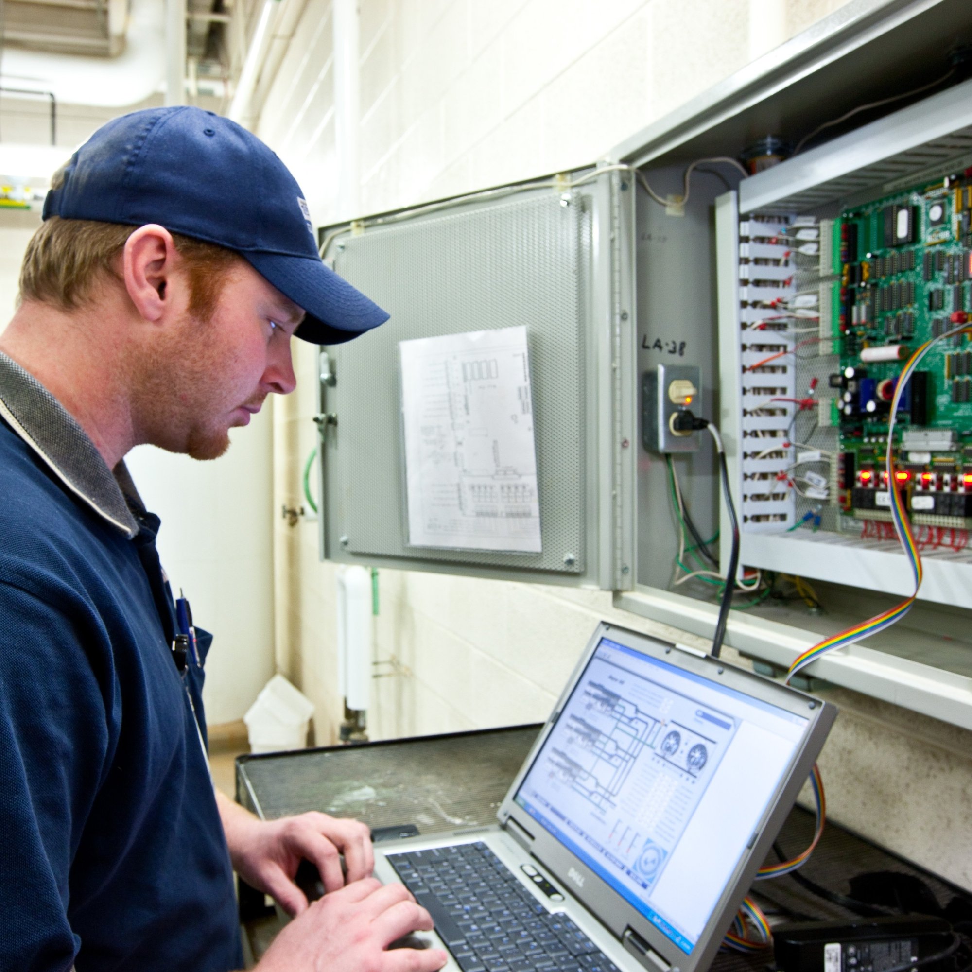 How to Maximize Facility Output with a Skilled Building Operator